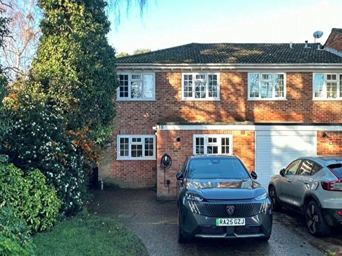3 Bedroom End Of Terrace House For Sale In Radical Ride, Finchampstead, Wokingham, Berkshire, RG40