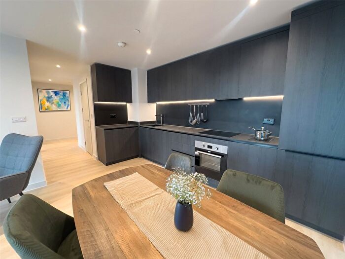 2 Bedroom Flat To Rent In Dutton Street, Manchester, M3