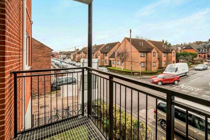 1 Bedroom Apartment To Rent In Abercromby Avenue, High Wycombe, HP12