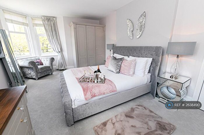 2 Bedroom Flat To Rent In Approach Road, Poole, BH14