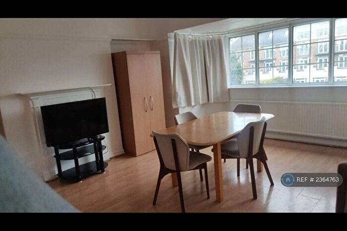 2 Bedroom Flat To Rent In Golders Green Road, London, NW11