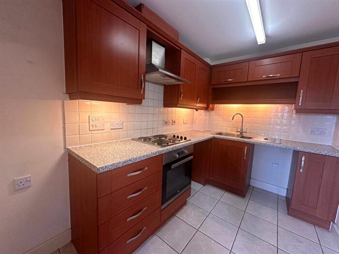 2 Bedroom Flat To Rent In Peter Candler Way, Kennington, Ashford, TN24