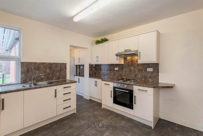 2 Bedroom Terraced House For Sale In Lodge Road, Tonbridge, TN9