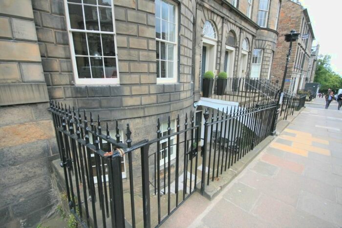 2 Bedroom Flat To Rent In North Castle Street, Central, Edinburgh, EH2