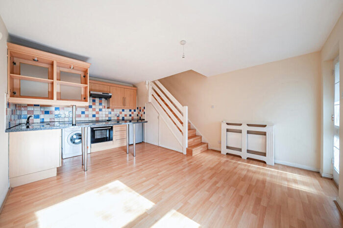 1 Bedroom Terraced House For Sale In Ardent Close, London, SE25