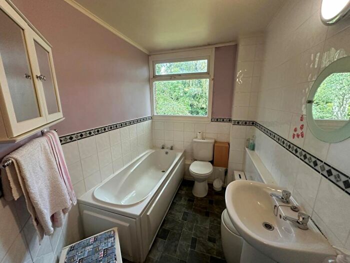 1 Bedroom Flat For Sale In Limberlost Close, Handsworth Wood, Birmingham, B20