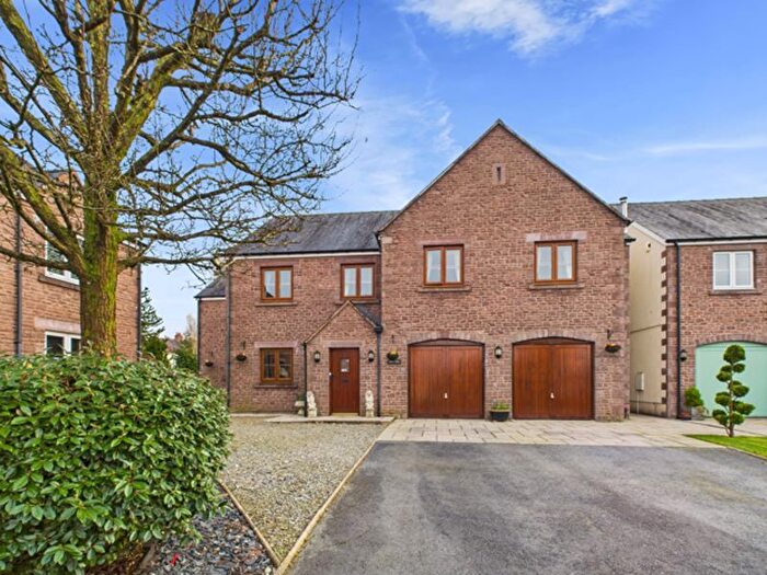 5 Bedroom Detached House For Sale In Llys Pencrug, Llandeilo, SA19