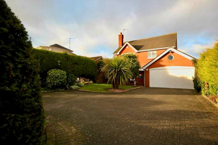 4 Bedroom Detached House To Rent In Droitwich Road, Fernhill Heath, Worcester, WR3