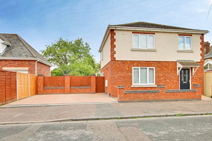 3 Bedroom Detached House For Sale In Hawthorne Grove, March, PE15