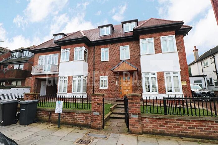 2 Bedroom Flat To Rent In Beechcroft Avenue, London, NW11