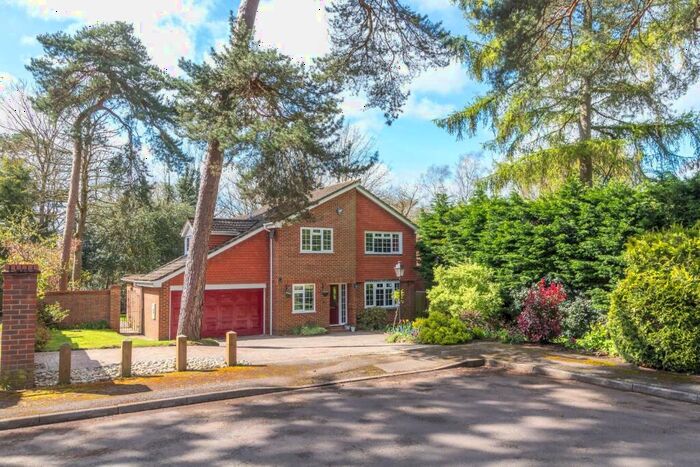 4 Bedroom Detached House For Sale In Heath Court, Leighton Buzzard, LU7