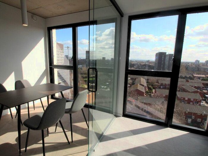 2 Bedroom Apartment To Rent In St George's Gardens, A Spinners Way, M15