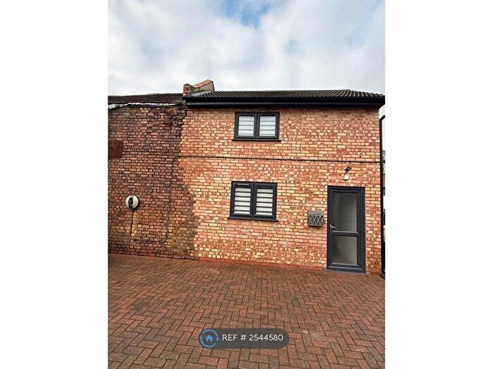 1 Bedroom Bungalow To Rent In Leighton Road, Enfield, EN1