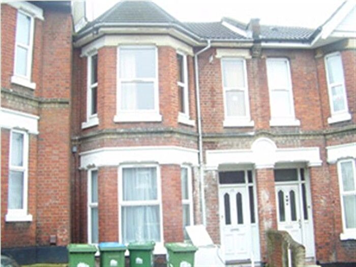 3 Bedroom Property To Rent In Tennyson Road, Southampton, SO17