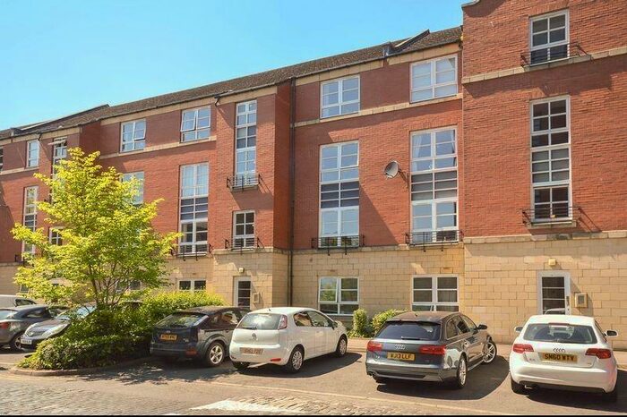 2 Bedroom Flat To Rent In Elbe Street, Edinburgh, EH6