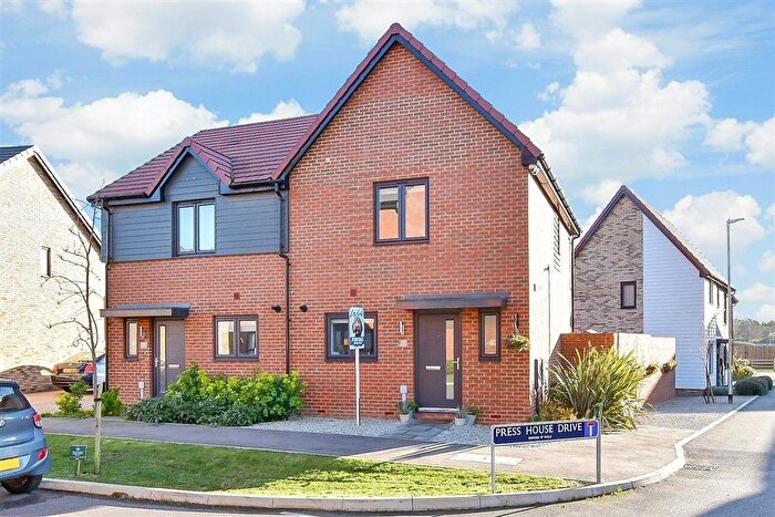 2 Bedroom Semi-detached House For Sale In Bethell Road, Faversham, Kent, ME13