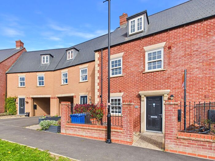 4 Bedroom Terraced House For Sale In Redcar Road, Towcester, NN12