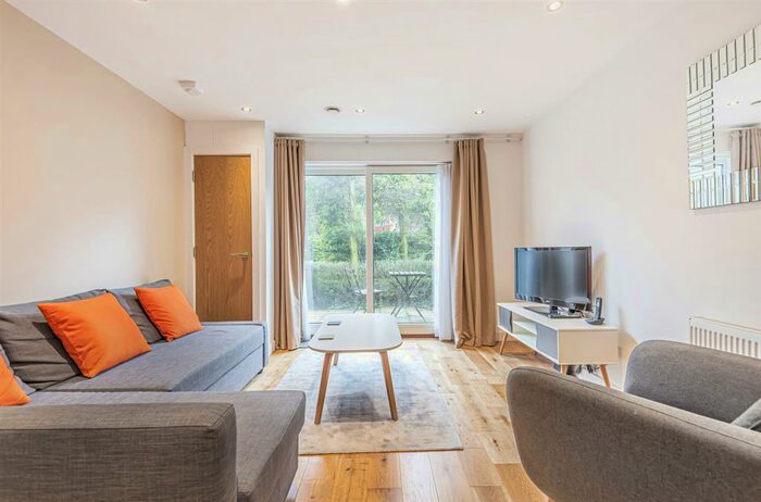 1 Bedroom Apartment To Rent In Sanderstead Road, South Croydon, CR2