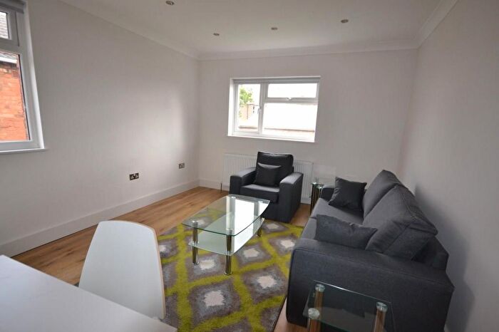 4 Bedroom Flat To Rent In Beaconsfield Road, London, NW10