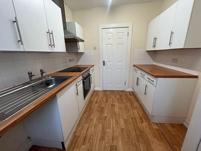 3 Bedroom Flat To Rent In Park Dale Court, Wolverhampton, WV1