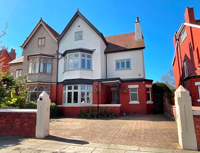 6 Bedroom Semi Detached House For Sale In Irton Road, Southport, PR9