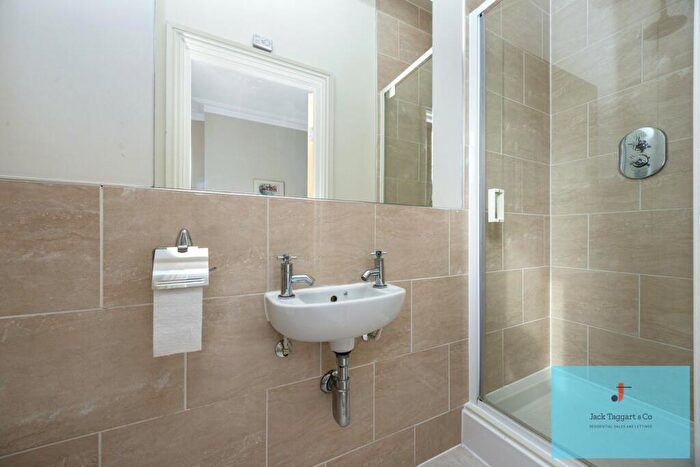 2 Bedroom Apartment For Sale In Wilbury Road, Hove, BN3