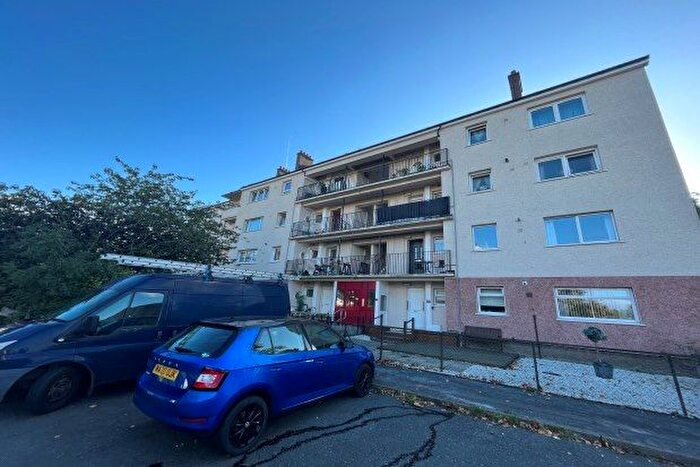 3 Bedroom Flat To Rent In Kerrycroy Avenue, Glasgow, G42