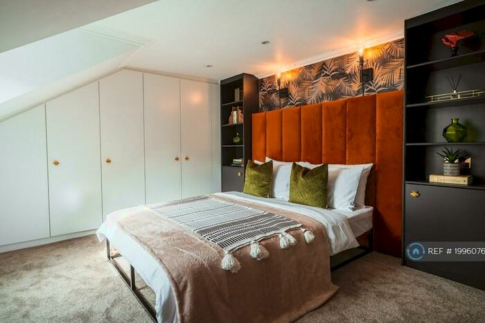 2 Bedroom Flat To Rent In Bank Street, Glasgow, G12