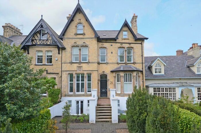 3 Bedroom Flat To Rent In Clifton Green, York, YO30