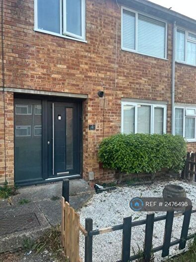 2 Bedroom Semi-Detached House To Rent In Honeysuckle Close, Chatham, ME5