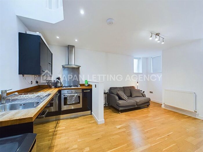 1 Bedroom End Of Terrace House To Rent In Northfield Avenue, London, W13
