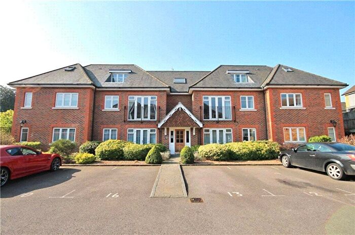 1 Bedroom Apartment To Rent In Corrie Road, Addlestone, Surrey, KT15