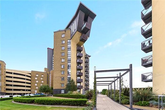 2 Bedroom Flat To Rent In Vanguard Building, Westferry Road, South Quay, Canary Wharf, London, E14