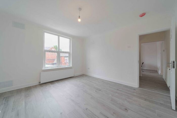 3 Bedroom Flat To Rent In South View Road, Sheffield, S7