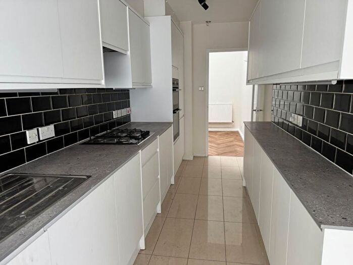 4 Bedroom Terraced House To Rent In Hunters Way, Croydon, CR0