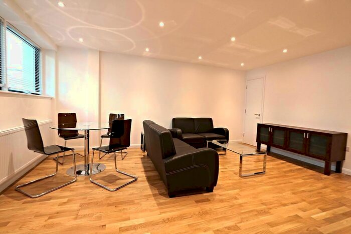 2 Bedroom Apartment To Rent In Stucley Place, Camden Town, NW1