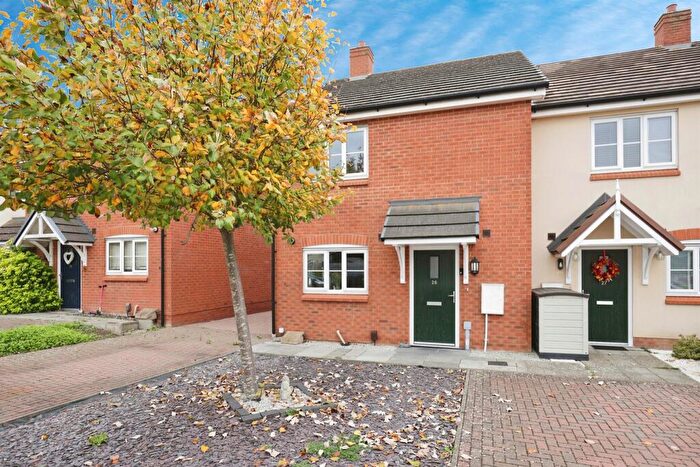 3 Bedroom End Of Terrace House For Sale In Monarch Gardens, Leamington Spa, CV31