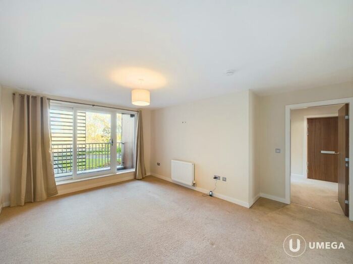 3 Bedroom Flat To Rent In Kimmerghame Terrace, Fettes, Edinburgh, EH4