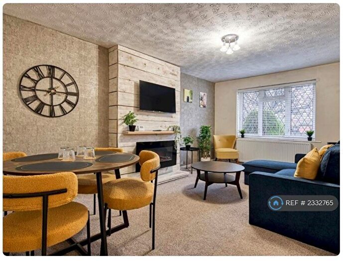 2 Bedroom Semi-Detached House To Rent In Hartwell Close, Manchester, M11