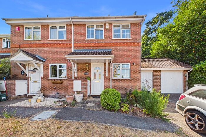 2 Bedroom End Terrace House To Rent In Clearsprings, Lightwater, GU18