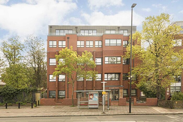 2 Bedroom Flat To Rent In High Street, Feltham High Street, TW13