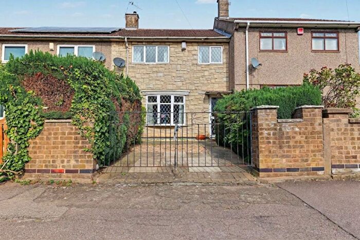 3 Bedroom Terraced House For Sale In Garnett Crescent, Leicester, LE2