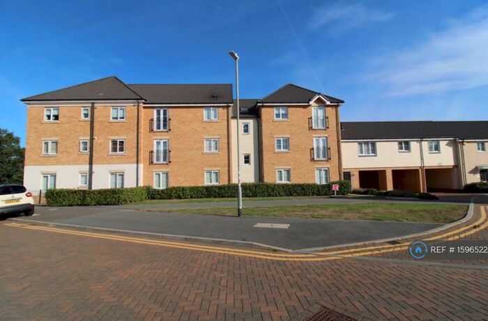 1 Bedroom Flat To Rent In School Avenue, Basildon, SS15