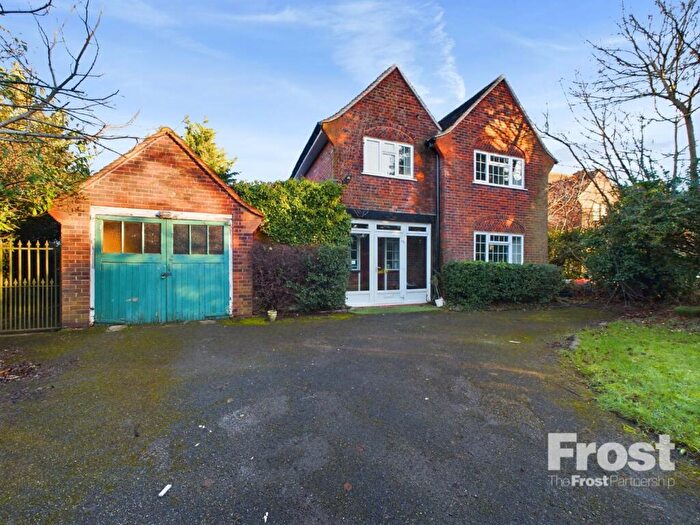 4 Bedroom Detached House To Rent In Dropmore Road, Burnham, Bucks, SL1