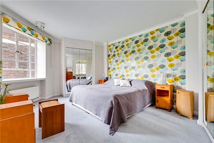 2 Bedroom Flat To Rent In Hightrees House, Balham, SW12