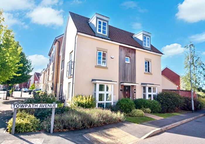 4 Bedroom Detached House For Sale In Towpath Avenue, Northampton, NN4