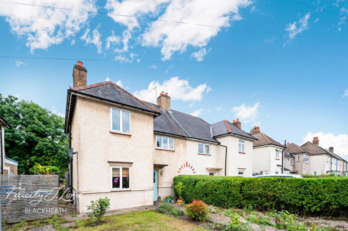 3 Bedroom Semi-Detached House For Sale In Kinveachy Gardens, London, SE7