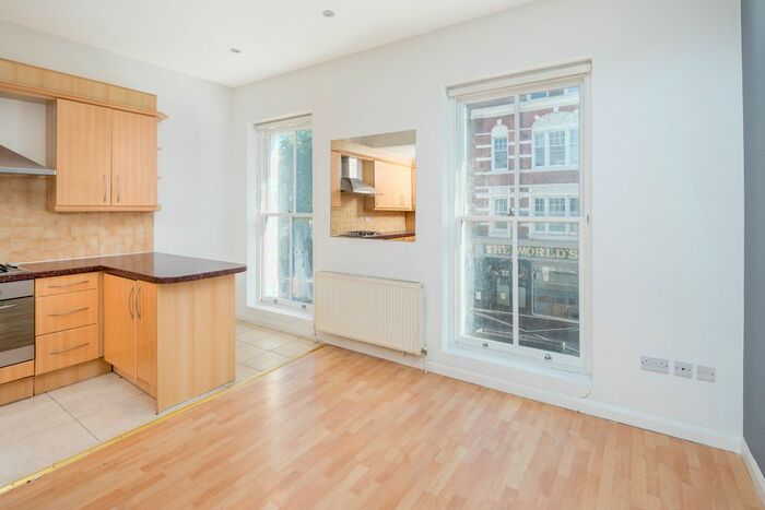 2 Bedroom Flat To Rent In Kings Road, Earls Court, SW10