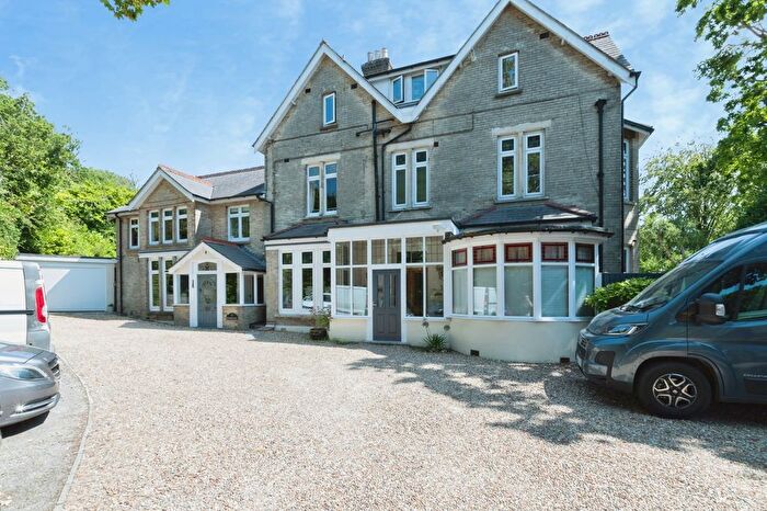 2 Bedroom Flat For Sale In North Road, Poole, Dorset, BH14