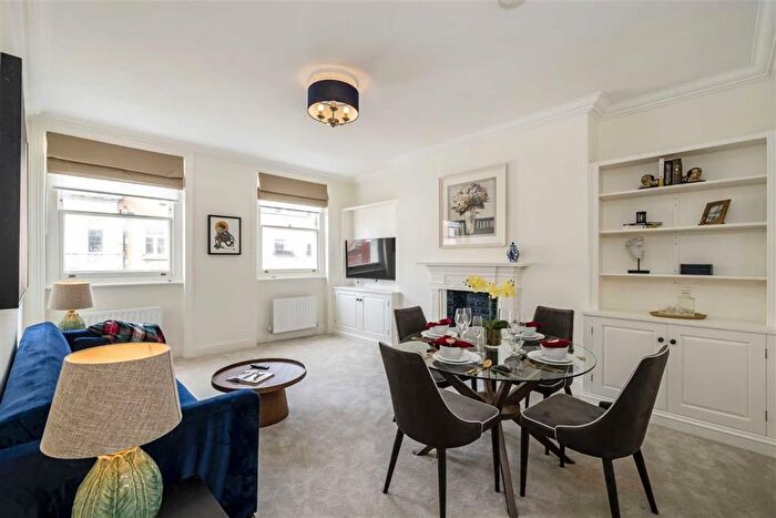4 Bedroom Flat To Rent In Harley Street, Marylebone, W1G